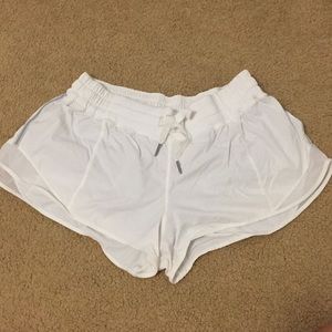 Lulu lemon white Hotty Hot Short